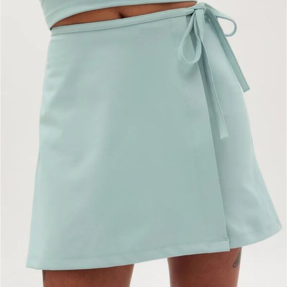 Girlfriend Collective Weekend Wrap Skort - Picture 2 of 11